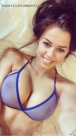 looking for hot girls free pussy female spooning partner